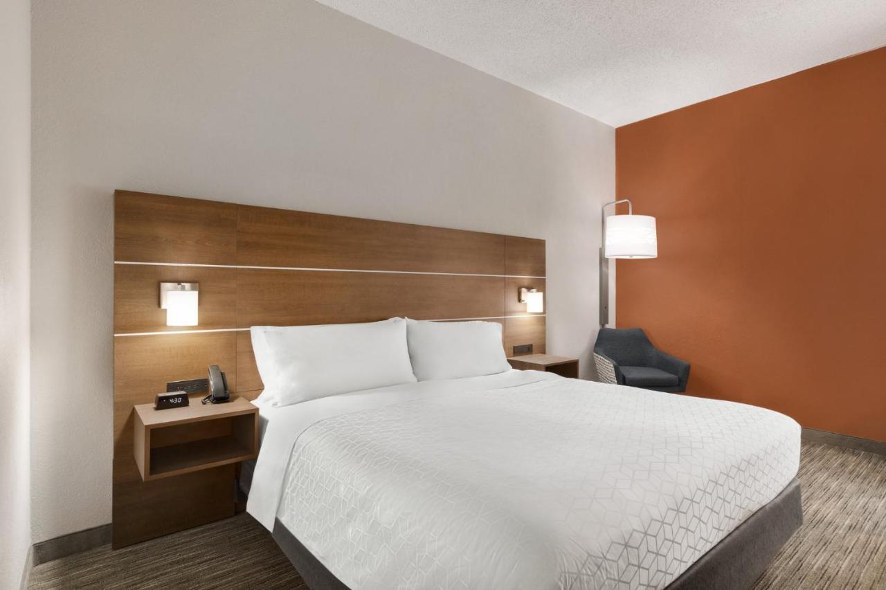 Holiday Inn Express Vero Beach-West I-95 By Ihg Buitenkant foto