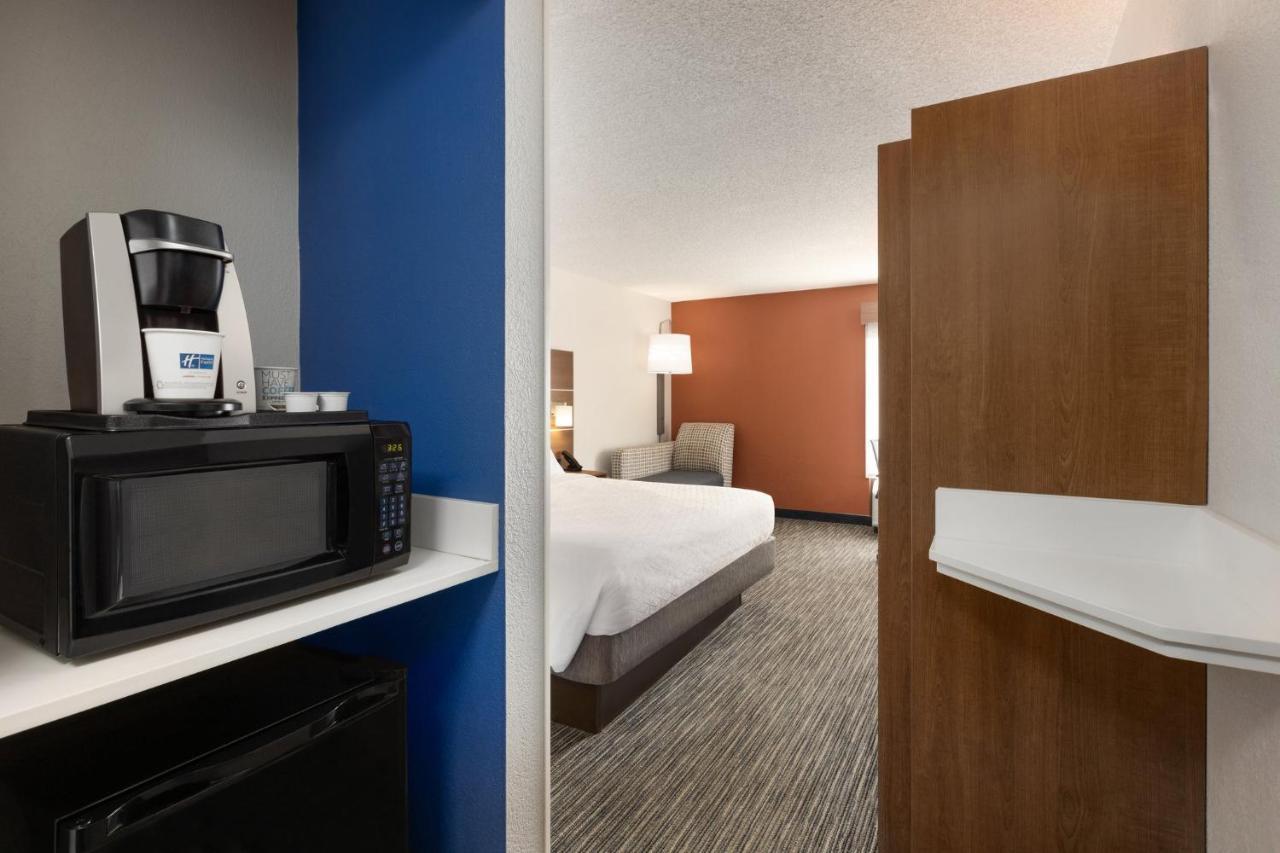 Holiday Inn Express Vero Beach-West I-95 By Ihg Buitenkant foto