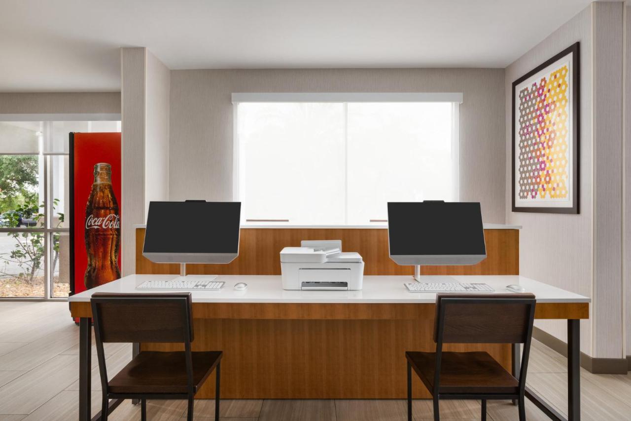 Holiday Inn Express Vero Beach-West I-95 By Ihg Buitenkant foto