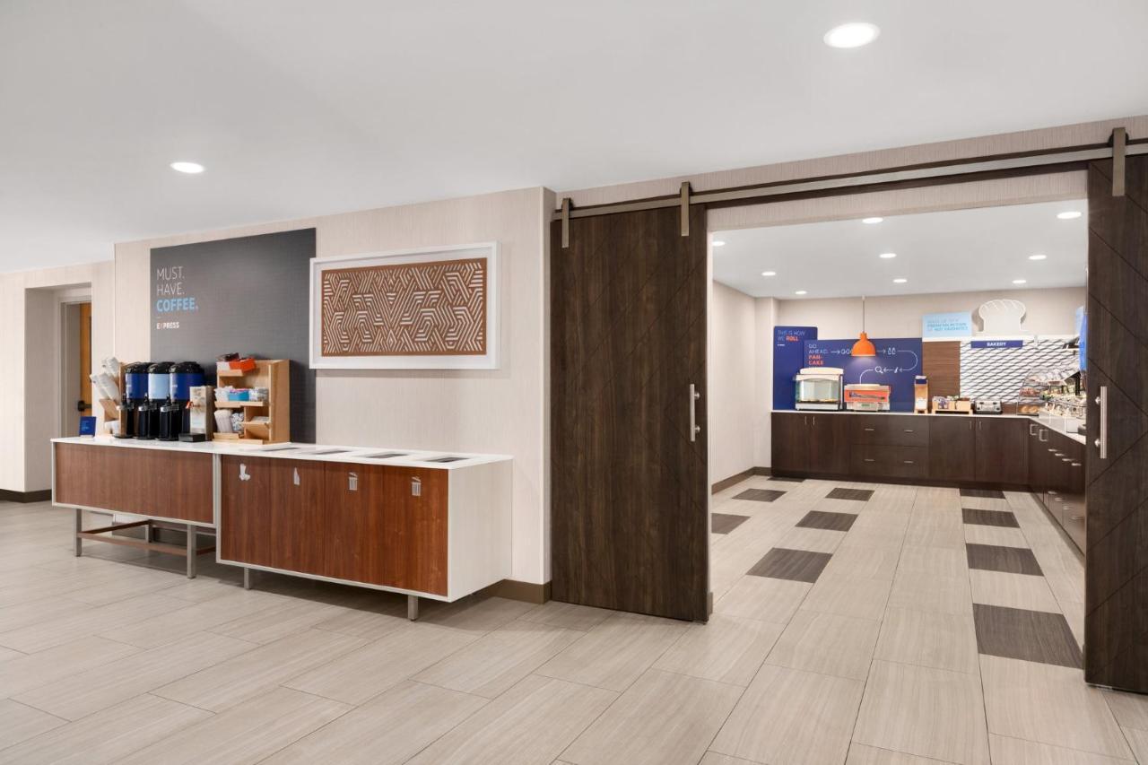 Holiday Inn Express Vero Beach-West I-95 By Ihg Buitenkant foto