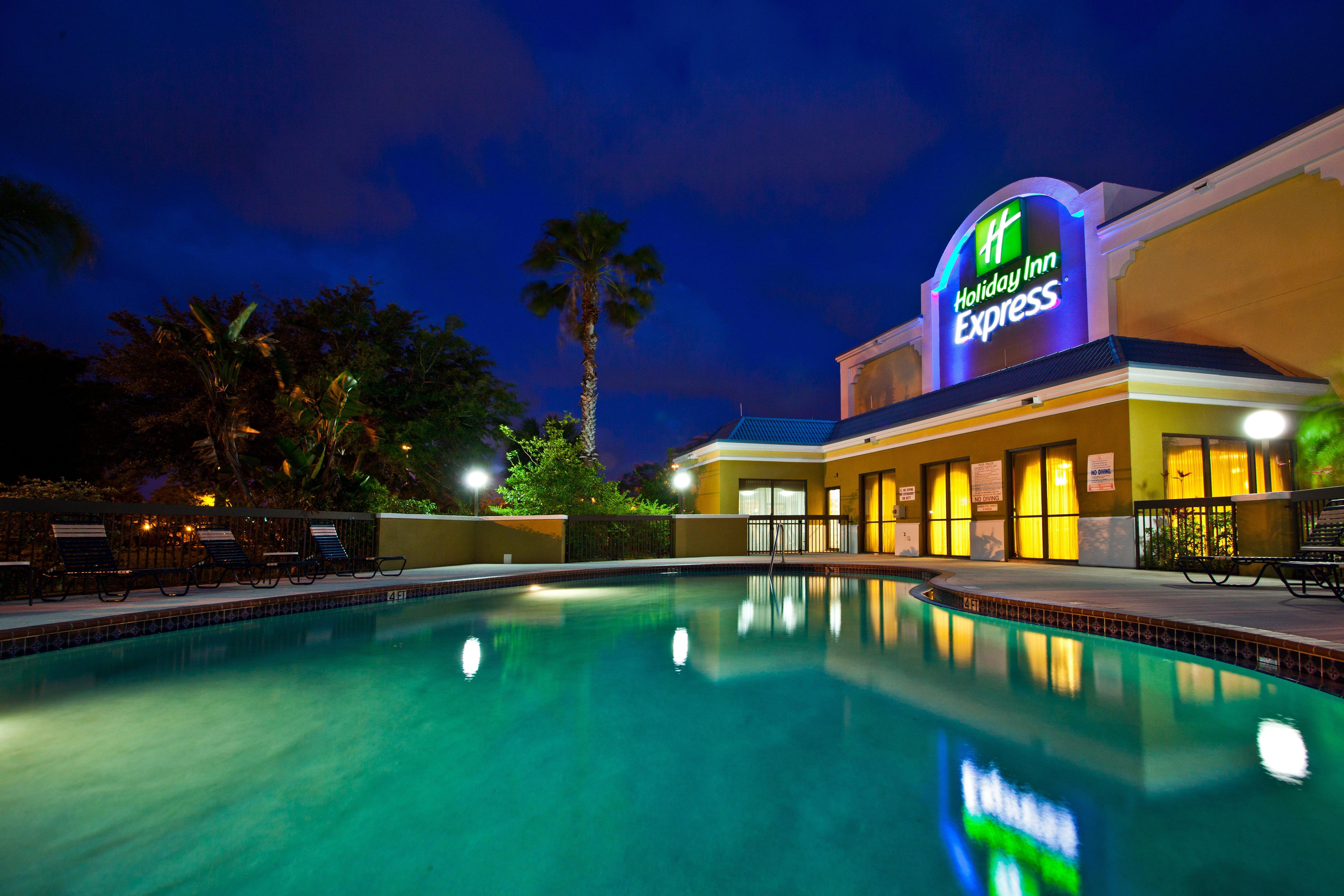 Holiday Inn Express Vero Beach-West I-95 By Ihg Buitenkant foto