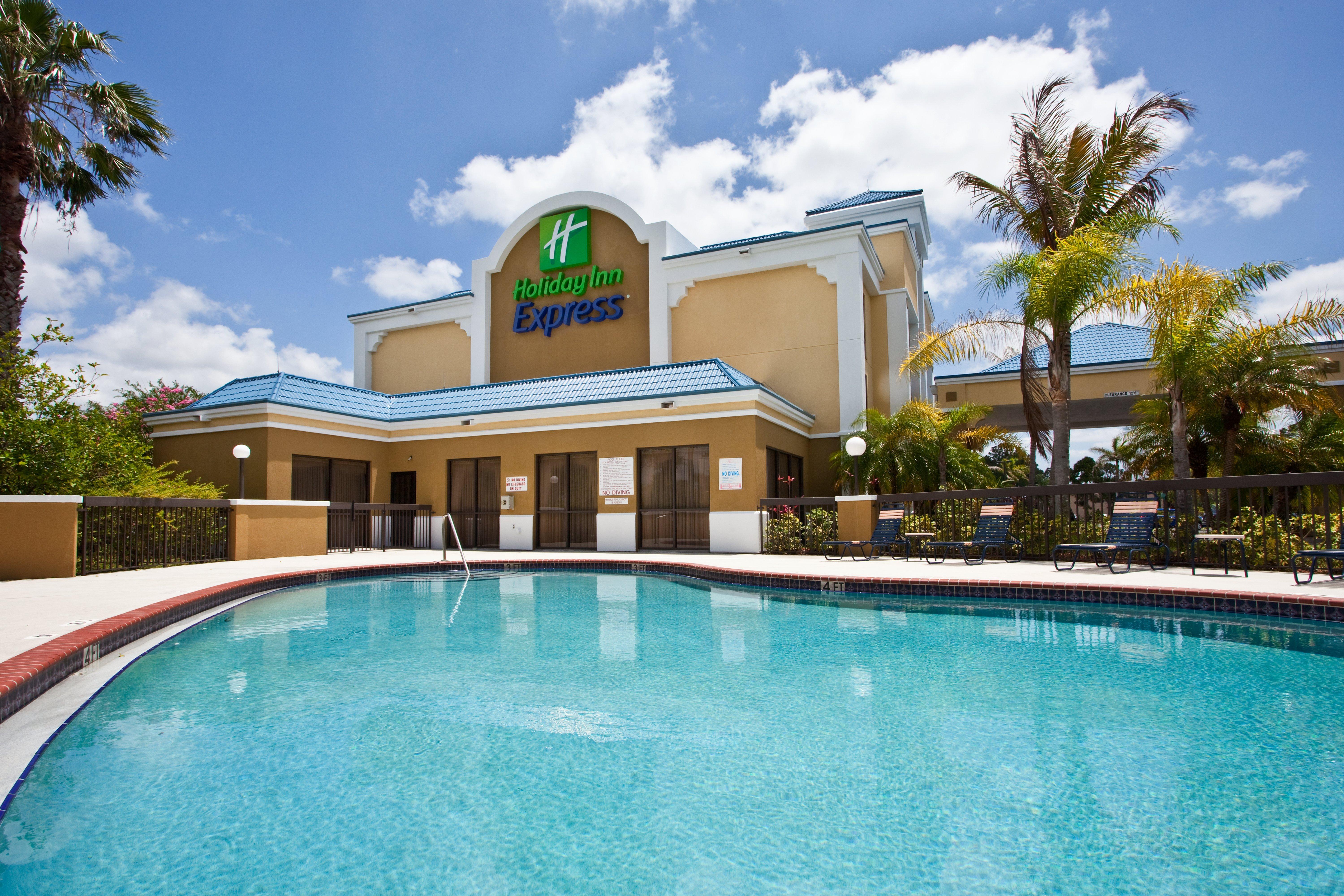 Holiday Inn Express Vero Beach-West I-95 By Ihg Buitenkant foto