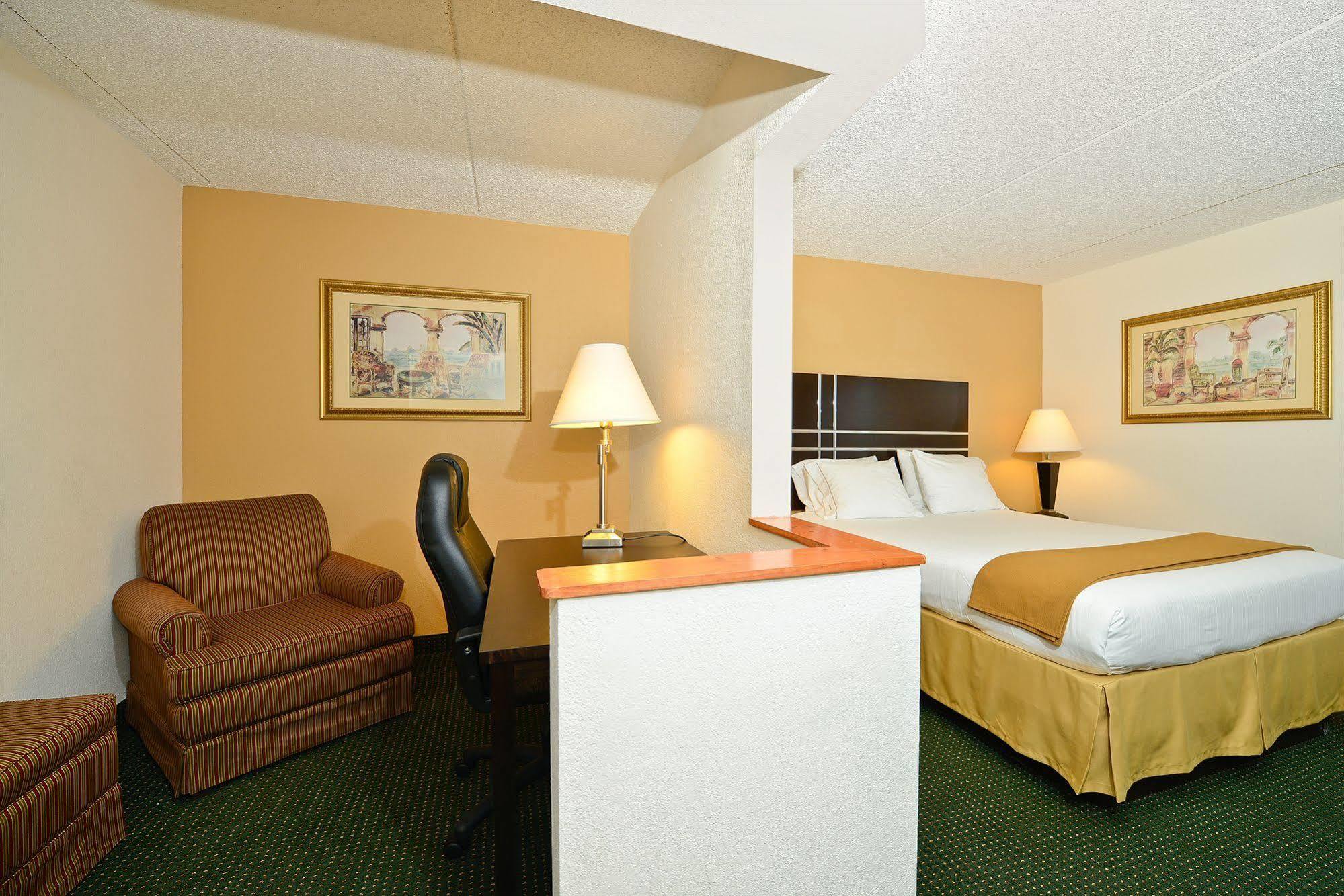 Holiday Inn Express Vero Beach-West I-95 By Ihg Buitenkant foto