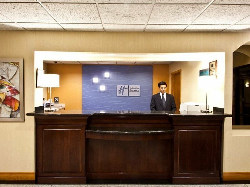Holiday Inn Express Vero Beach-West I-95 By Ihg Buitenkant foto