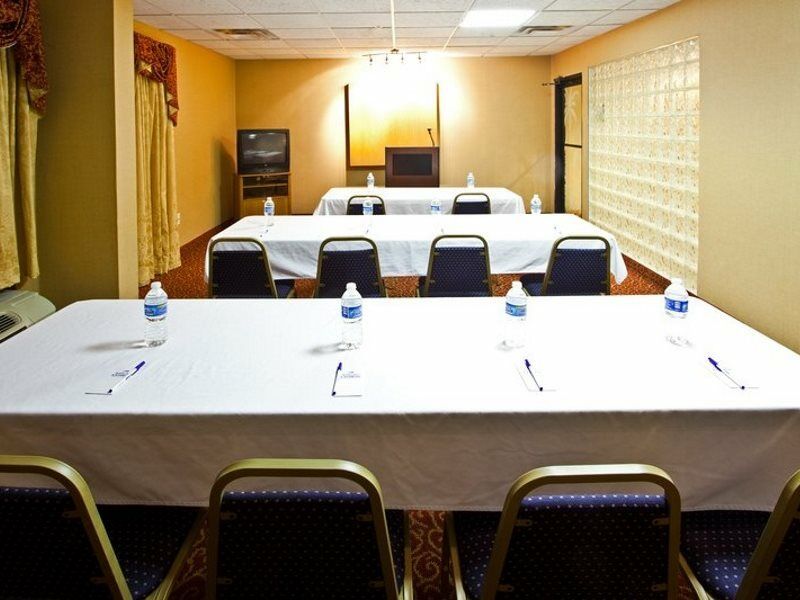 Holiday Inn Express Vero Beach-West I-95 By Ihg Buitenkant foto