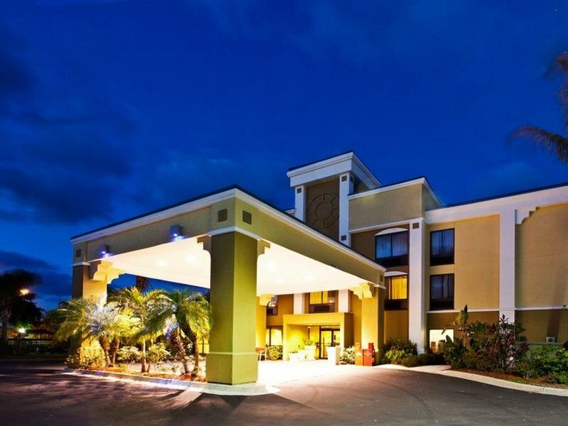 Holiday Inn Express Vero Beach-West I-95 By Ihg Buitenkant foto